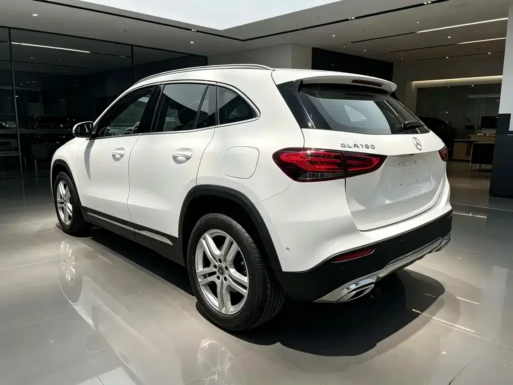Mercedes-Benz GLA — фото 6