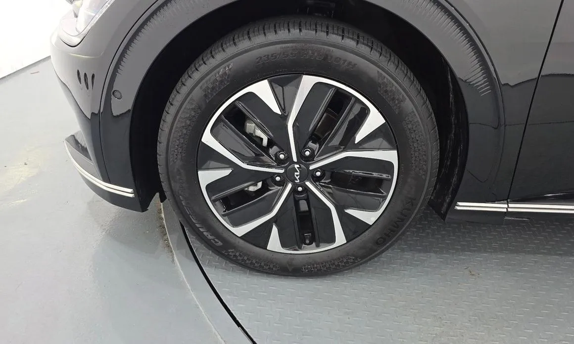 Kia EV6 — фото 8