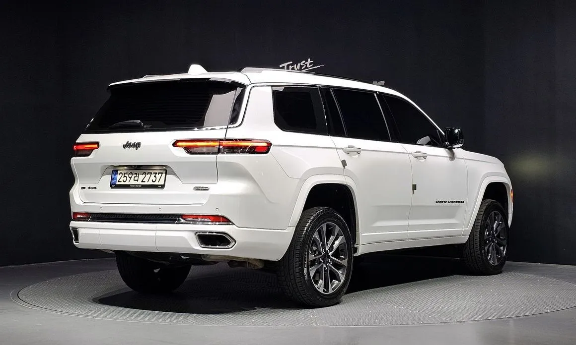 Jeep Cherokee — фото 7