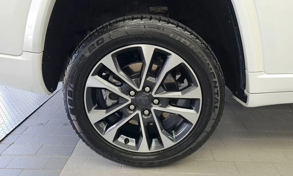 Jeep Cherokee — фото 8