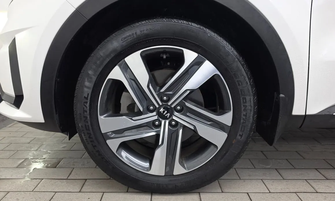 Kia Sorento — фото 10