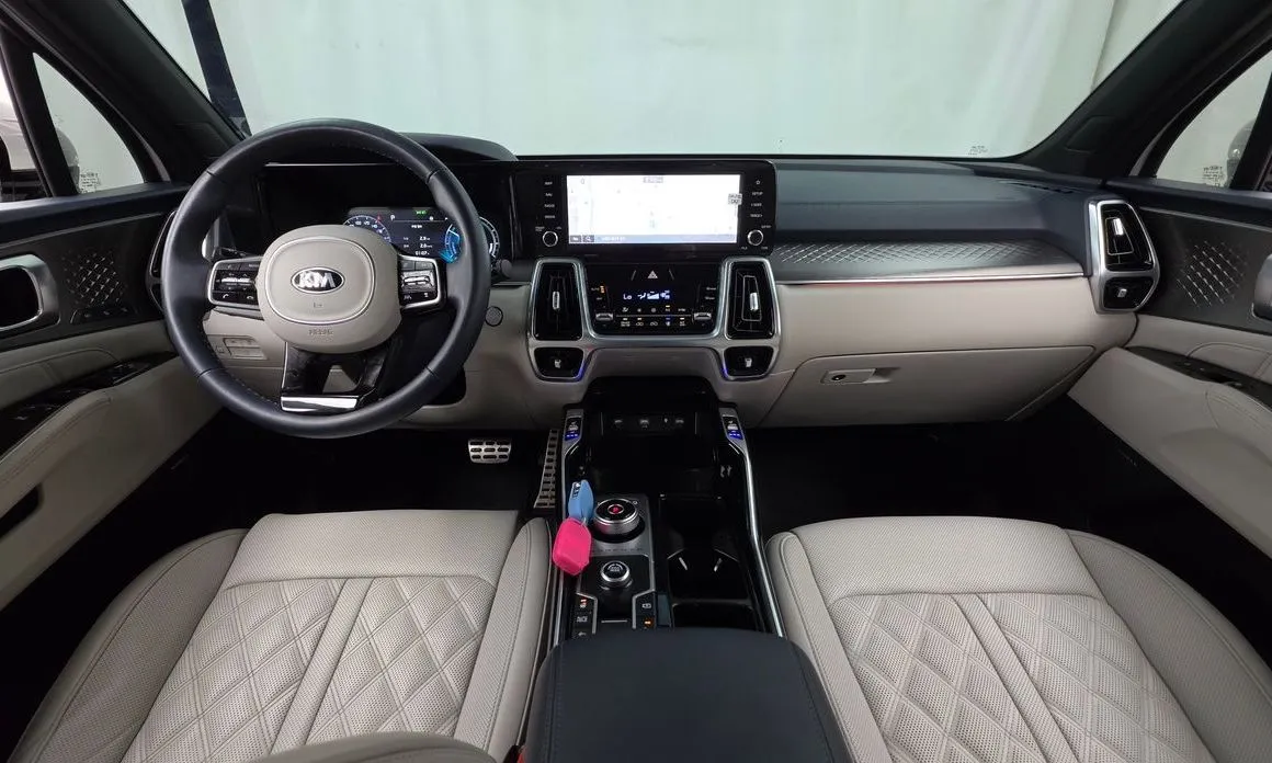 Kia Sorento — фото 8