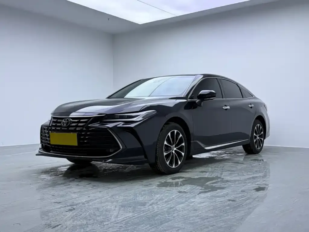 Toyota Avalon — фото 1