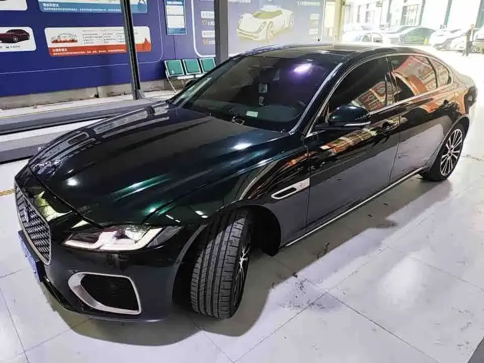 Jaguar XFL — фото 1