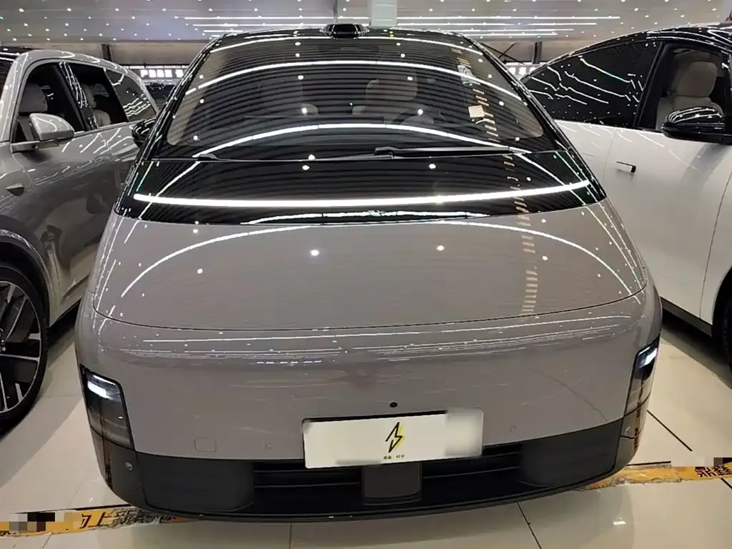 Li Auto MEGA — фото 6