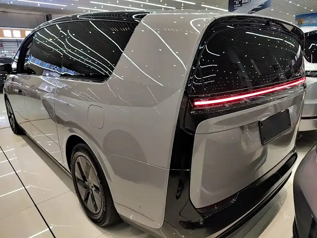 Li Auto MEGA — фото 8