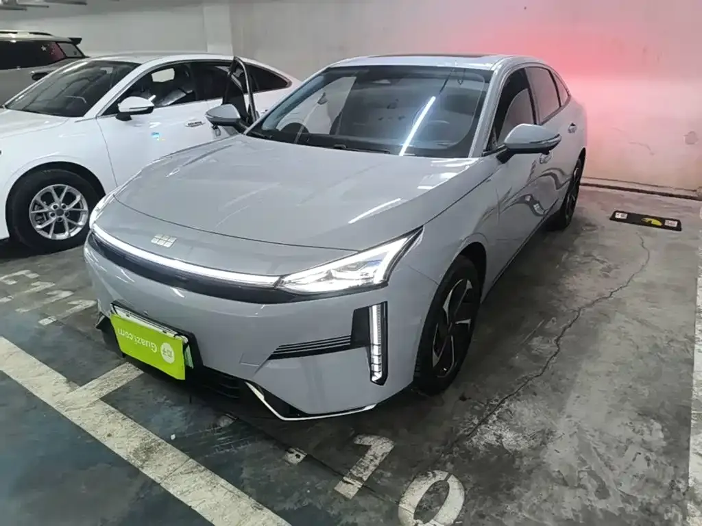 Geely Galaxy L6 — фото 1