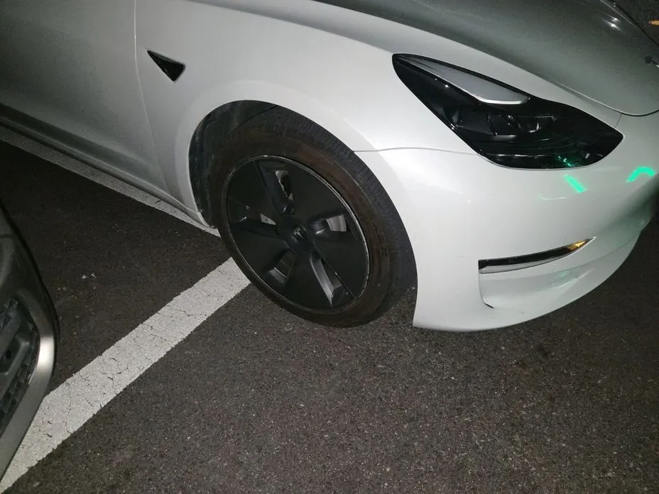 Tesla Model 3 — фото 10
