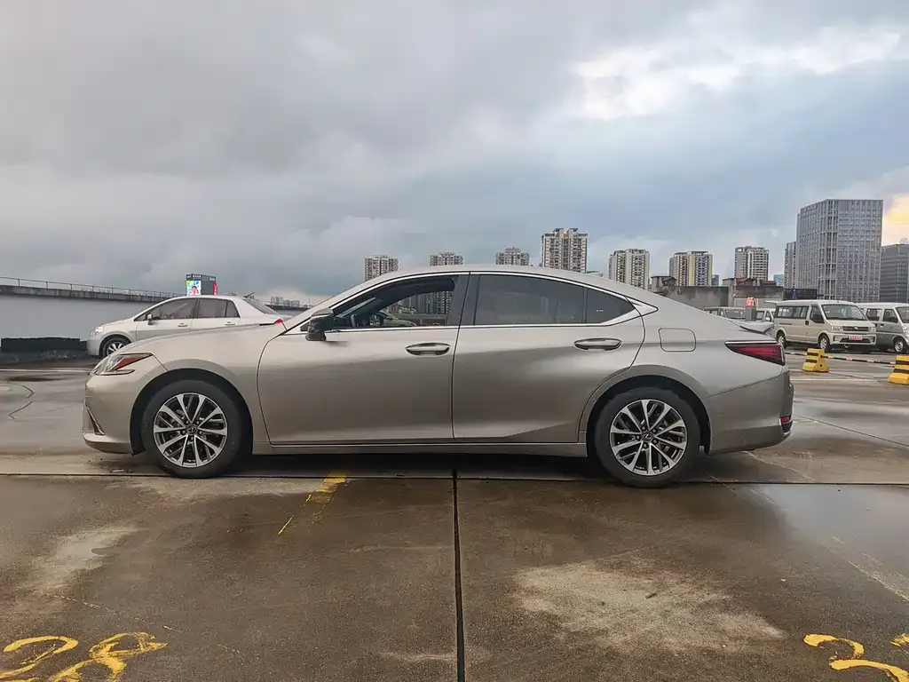 Lexus ES — фото 4