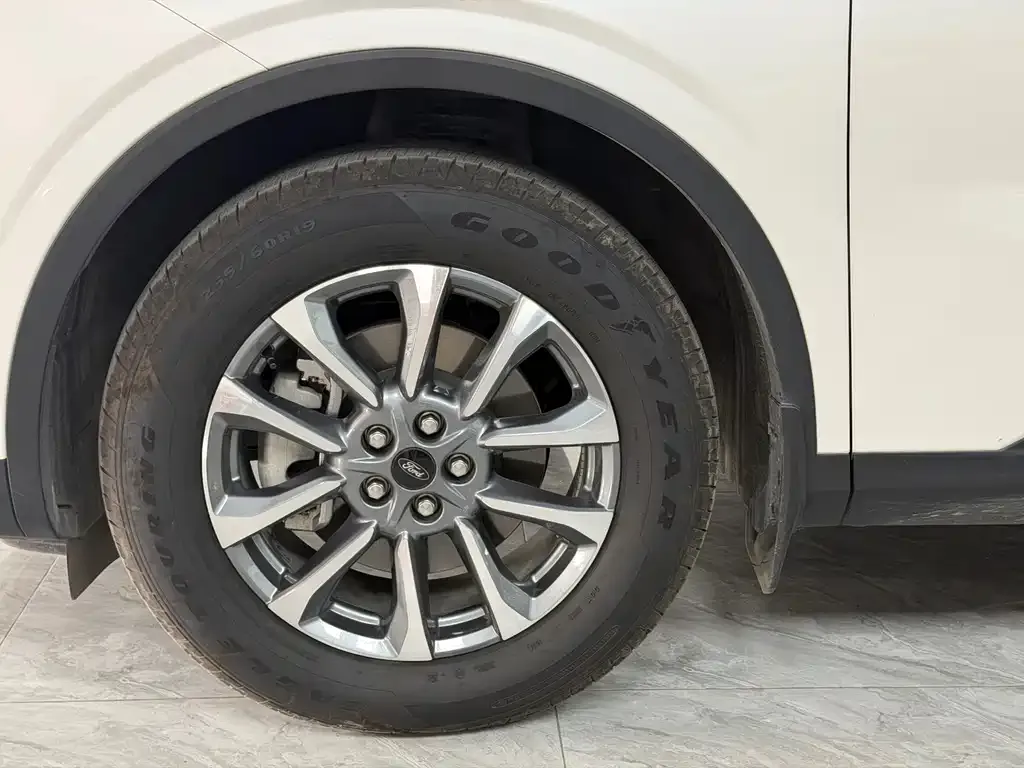 Ford Edge — фото 3