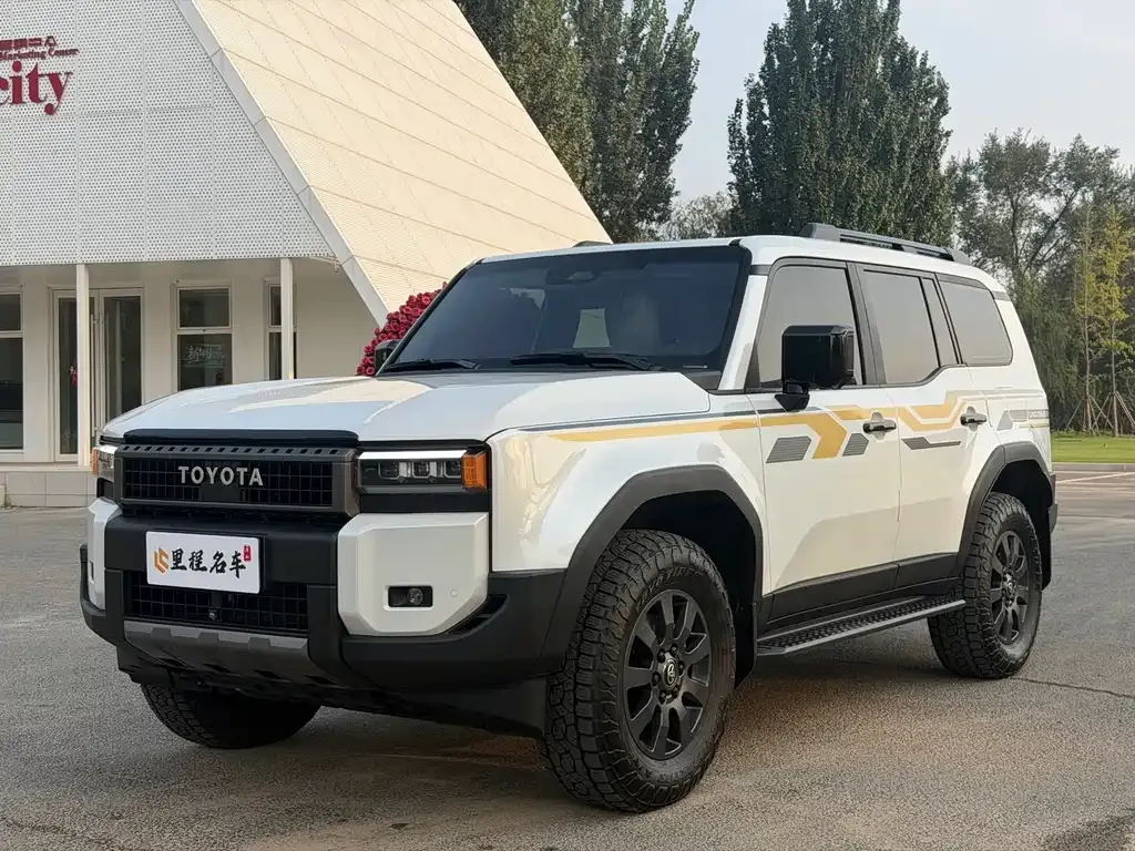 Toyota Prado — фото 1