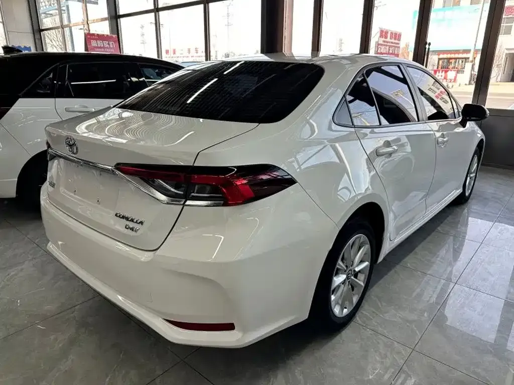 Toyota Corolla — фото 3