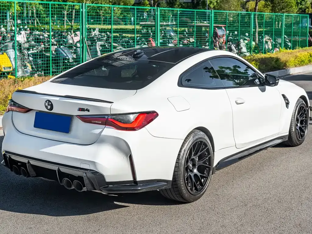 BMW M4 — фото 10
