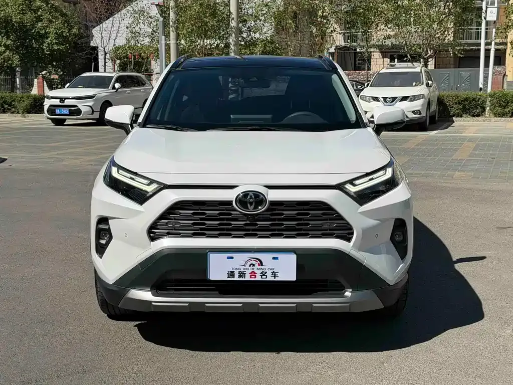 Toyota RAV4 — фото 4