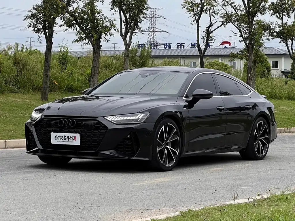 Audi A7 — фото 1