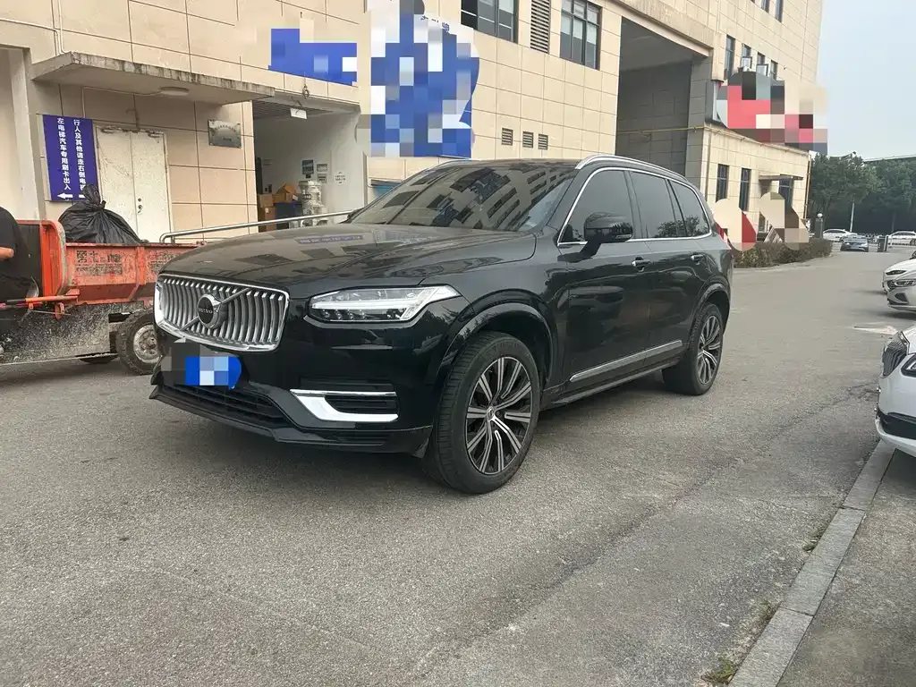 Volvo XC90 — фото 1