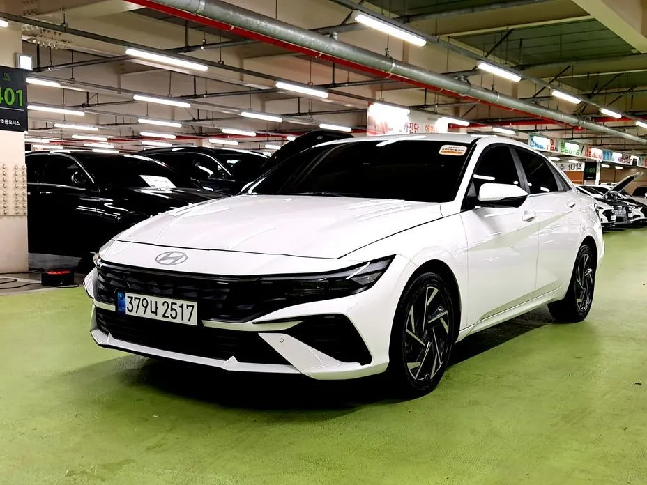 Hyundai AVANTE — фото 1