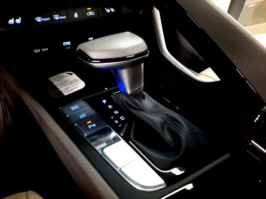 Hyundai AVANTE — фото 2