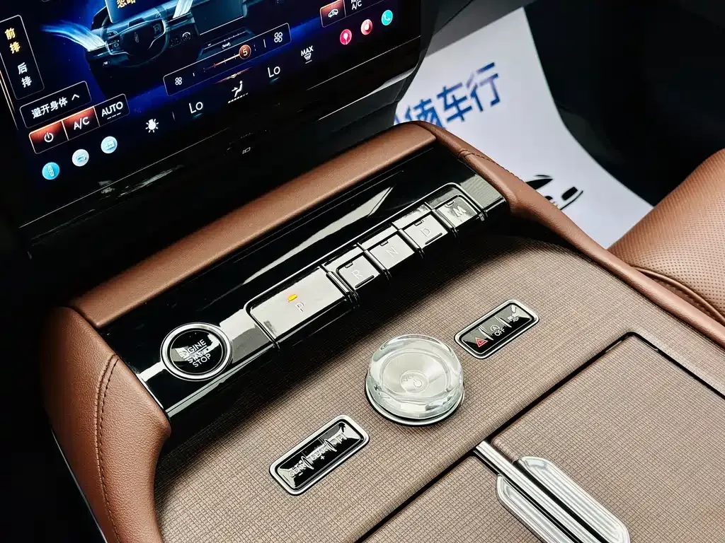 Lincoln Navigator — фото 10