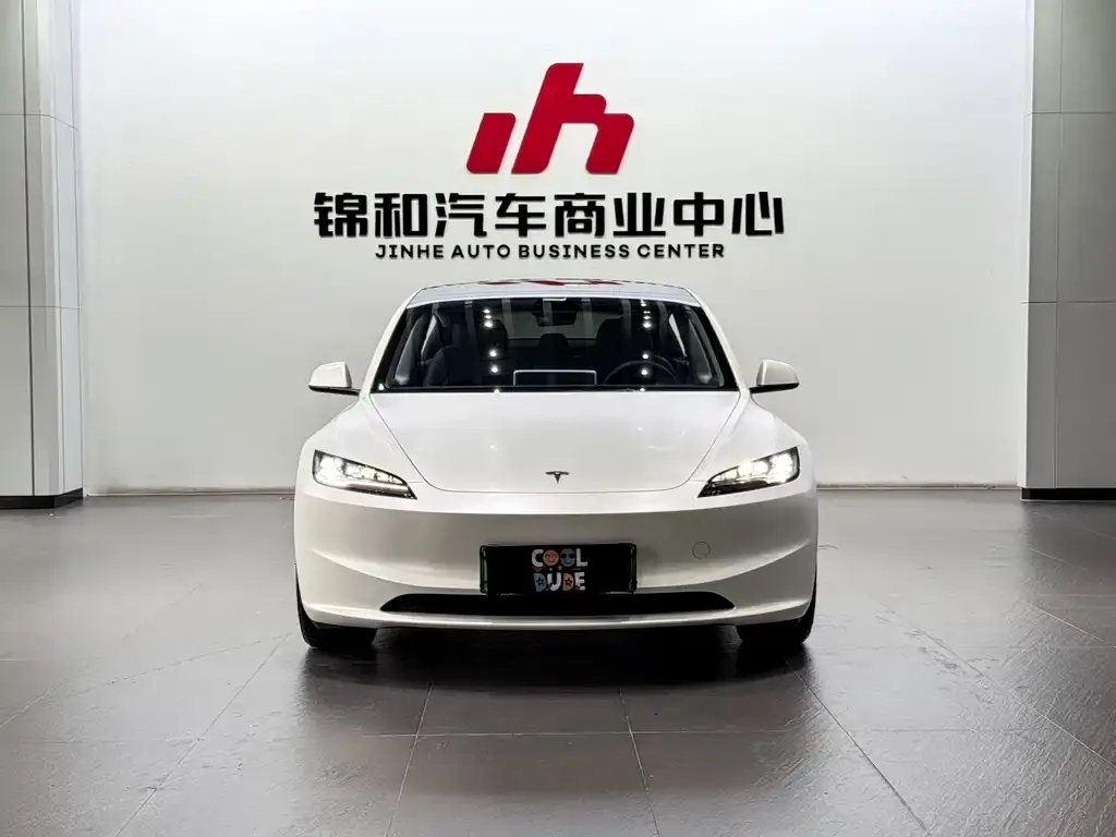 Tesla Model 3 — фото 4