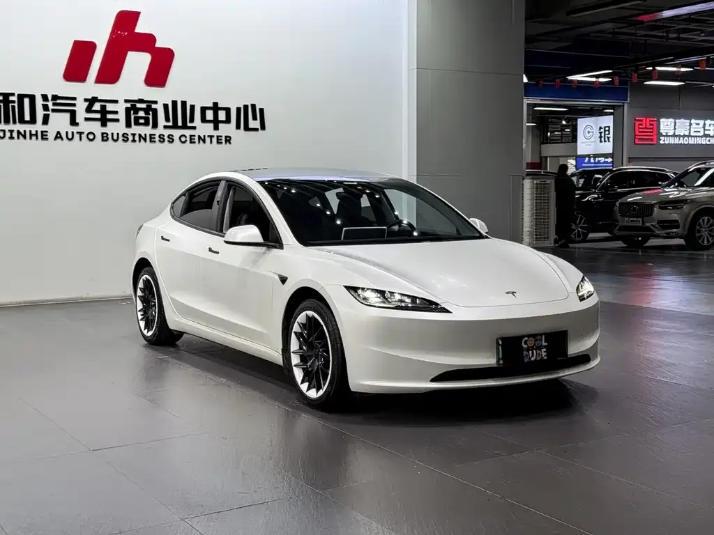 Tesla Model 3 — фото 3