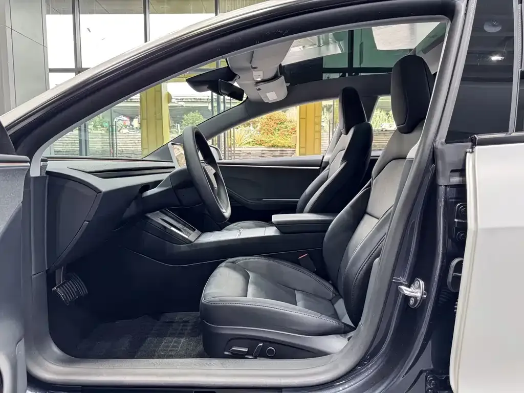 Tesla Model 3 — фото 6
