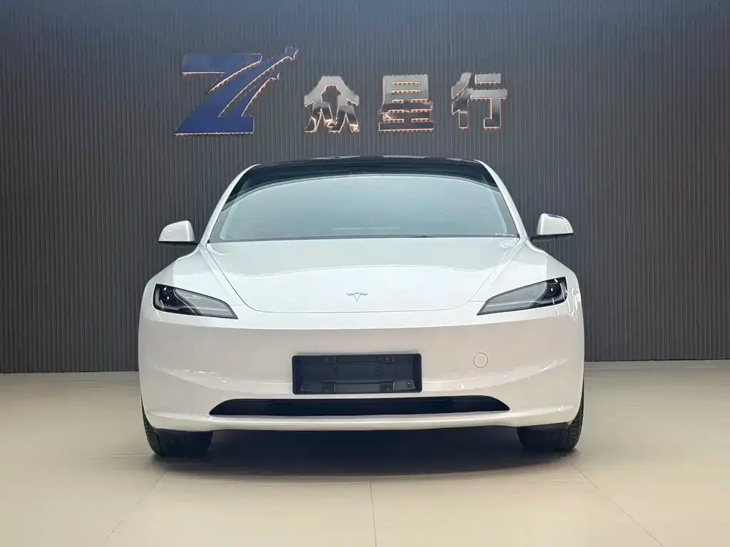 Tesla Model 3 — фото 9
