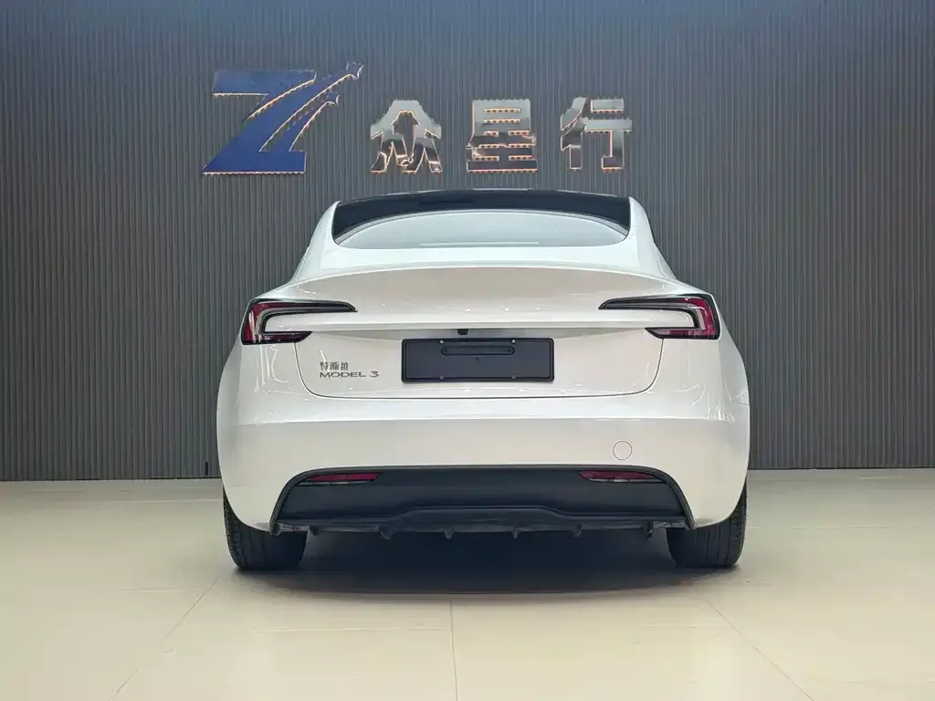 Tesla Model 3 — фото 6