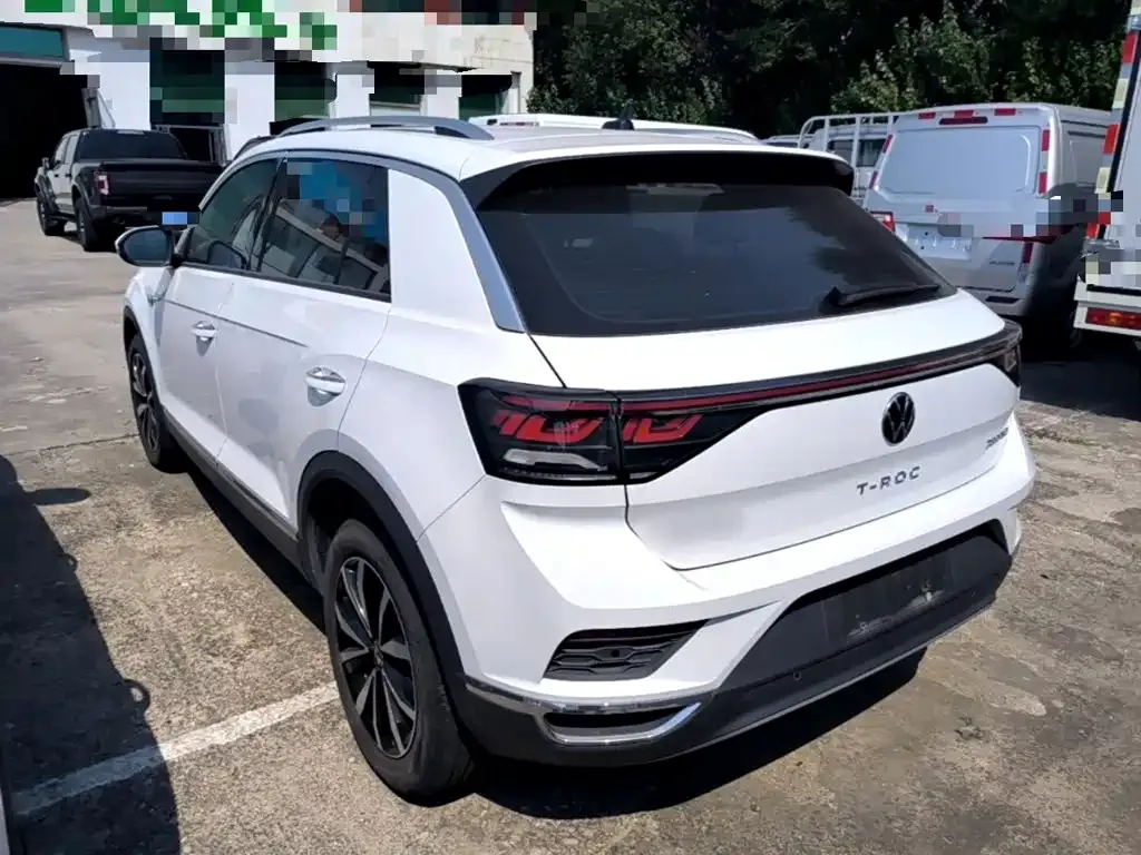 Volkswagen T-Roc — фото 8
