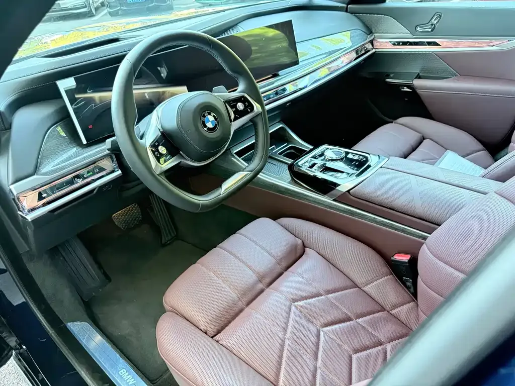 BMW 7 Series — фото 3