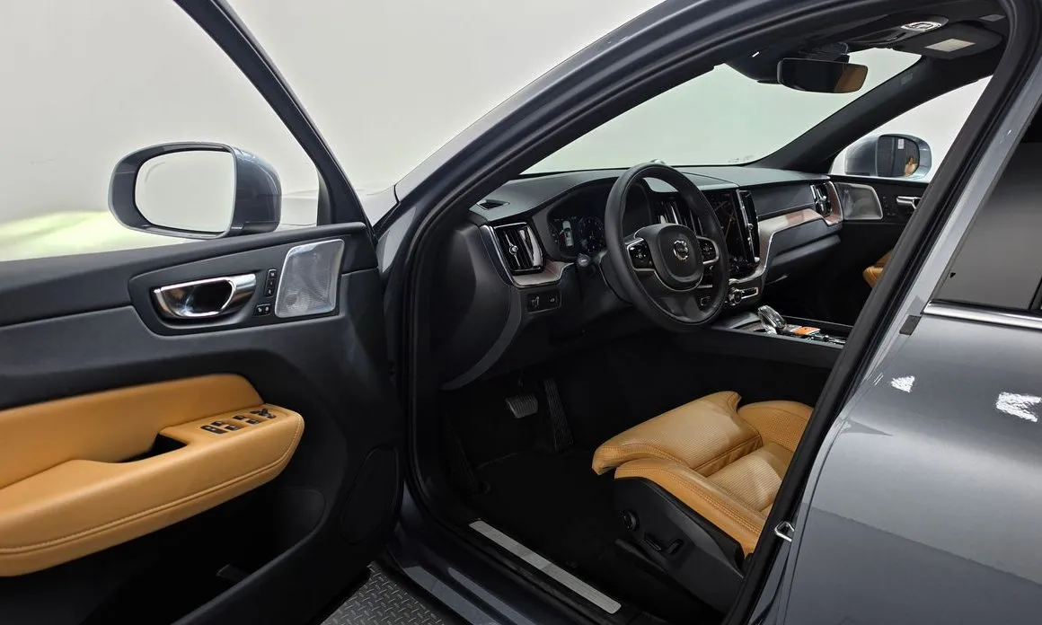 Volvo XC60 — фото 2