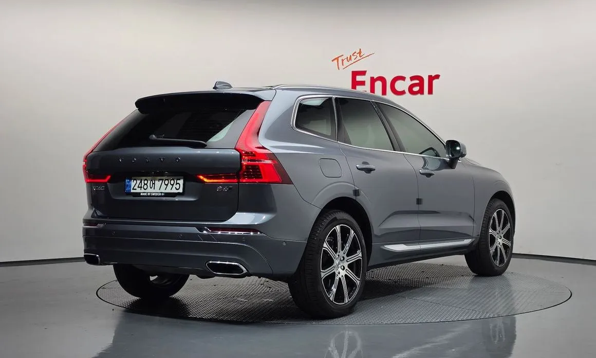 Volvo XC60 — фото 8
