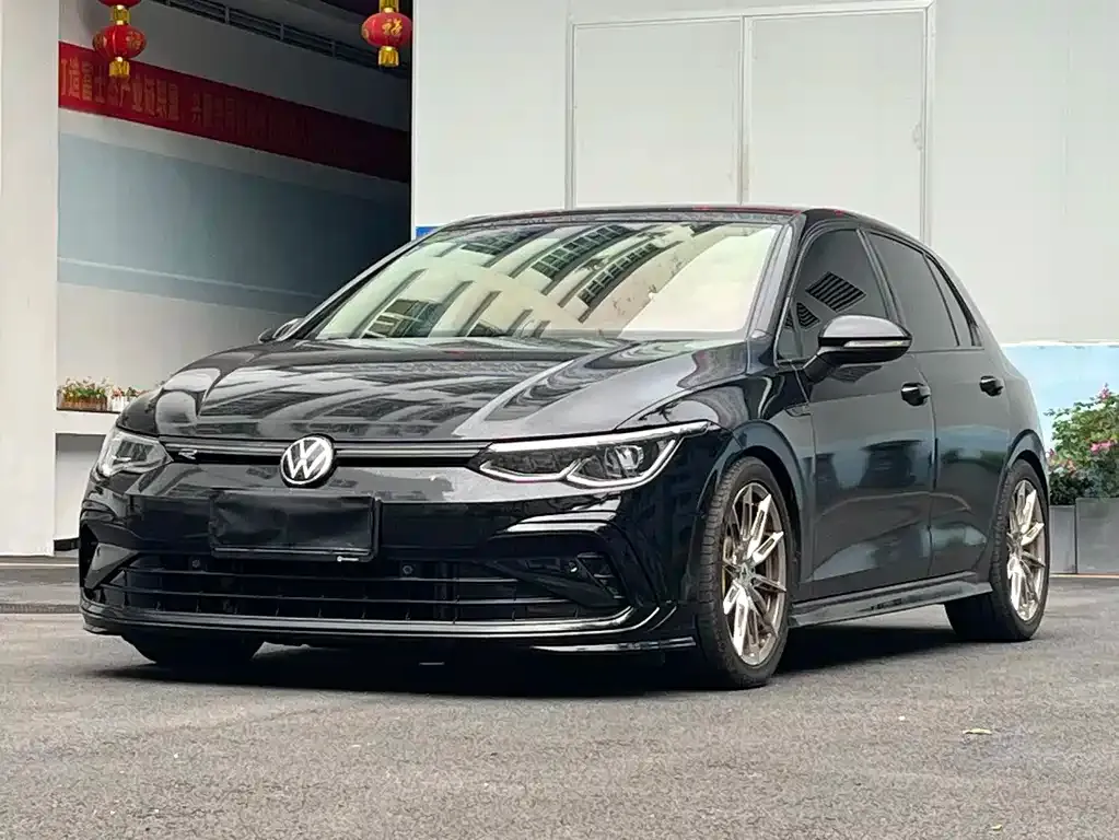 Volkswagen Golf — фото 1