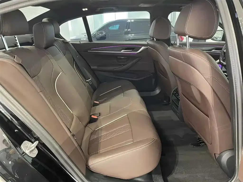 BMW 5 Series — фото 7