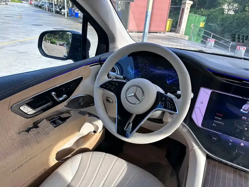 Mercedes-Benz EQS SUV — фото 10