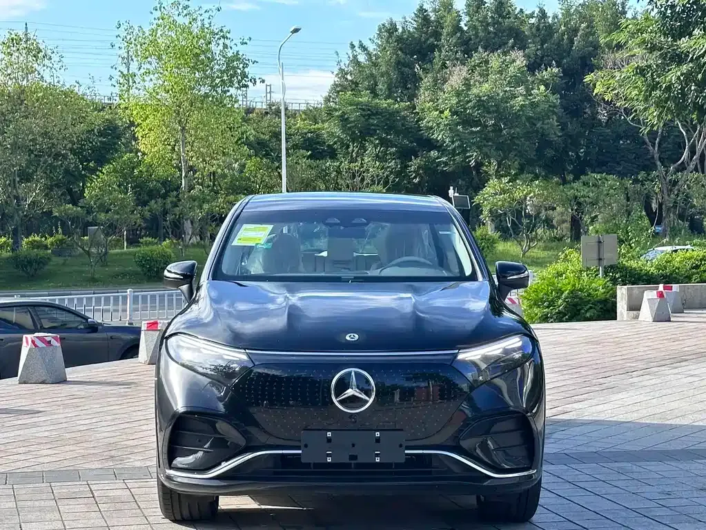 Mercedes-Benz EQS SUV — фото 7