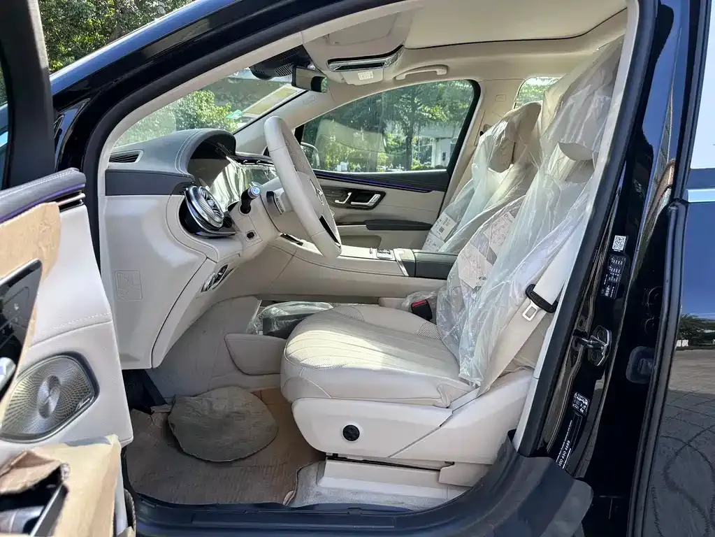 Mercedes-Benz EQS SUV — фото 4