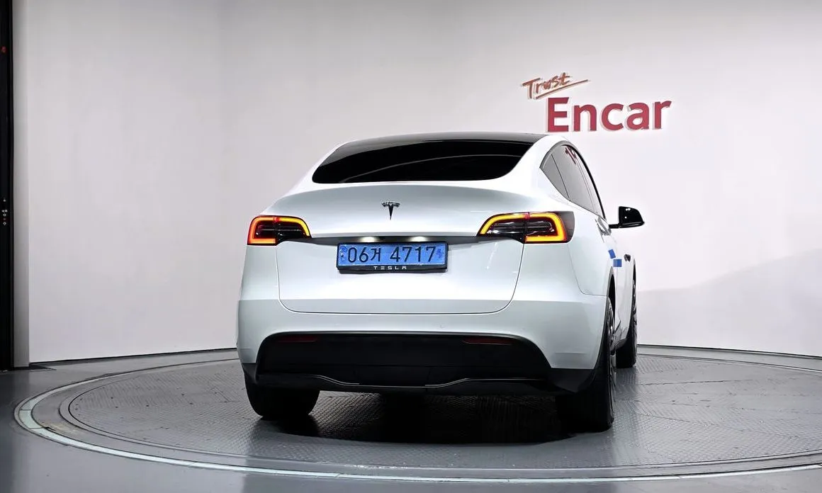 Tesla Model Y — фото 2
