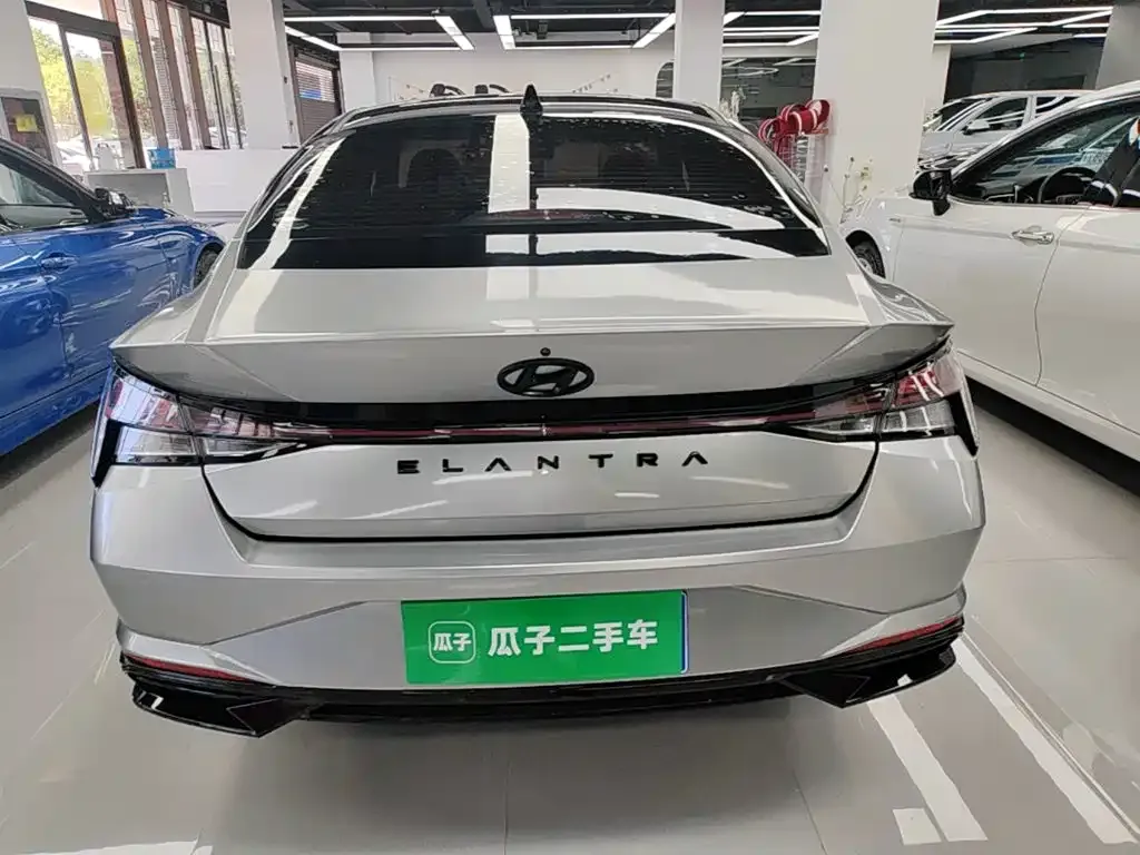 Hyundai Elantra — фото 7