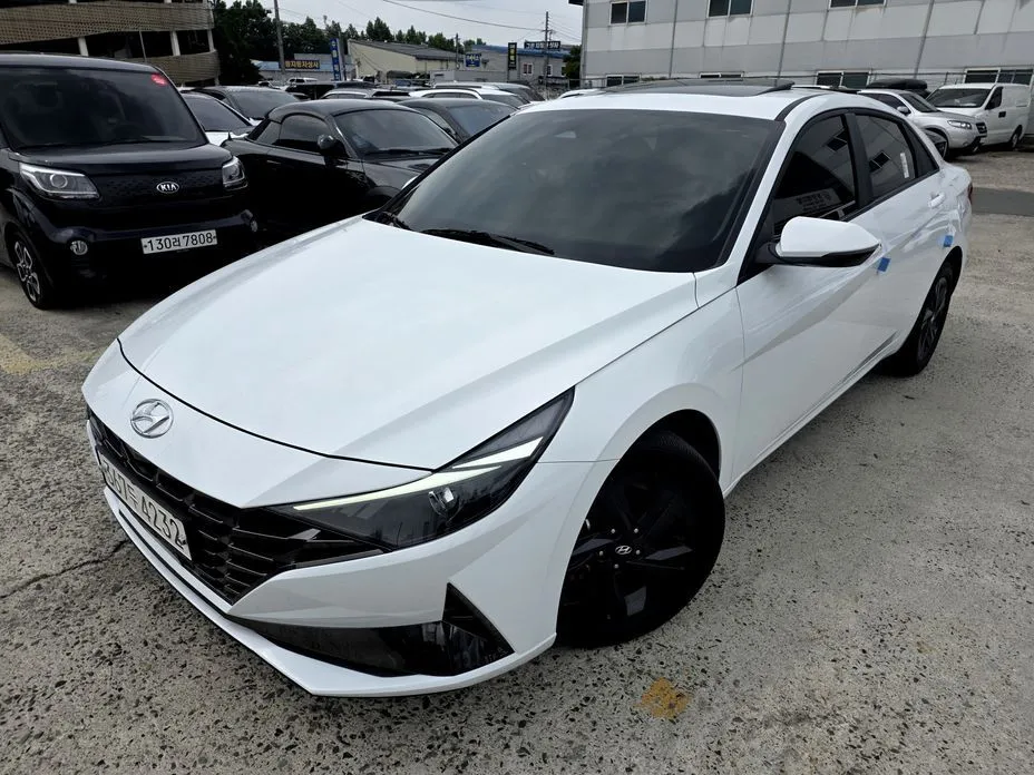 Hyundai AVANTE — фото 1