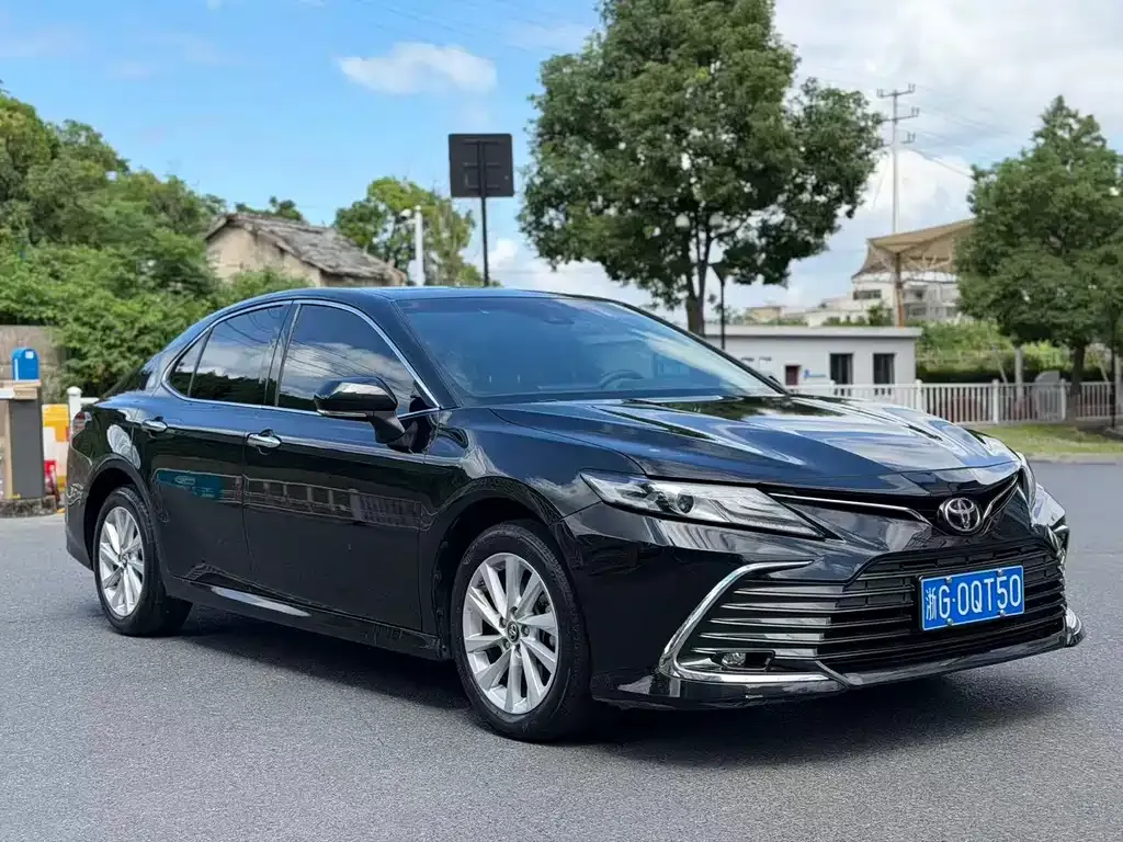 Toyota Camry — фото 10