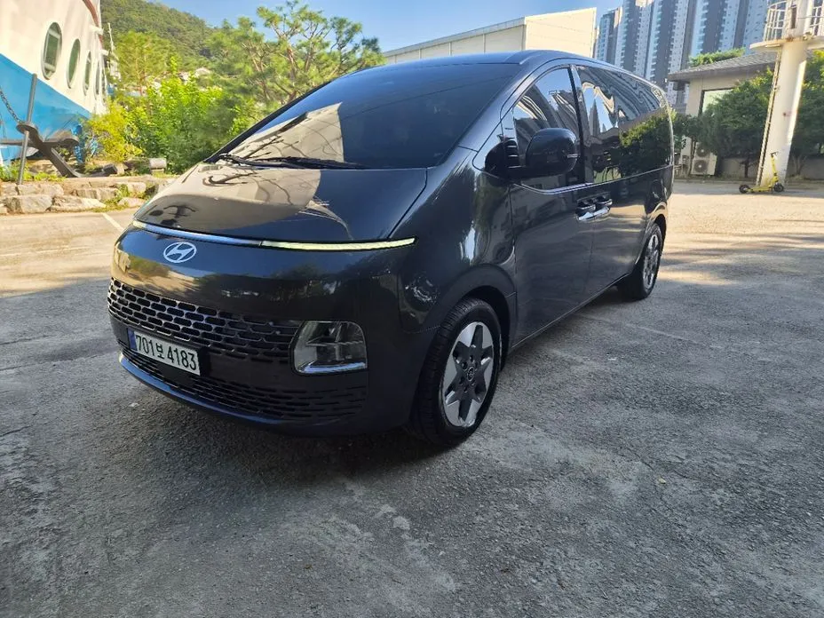 Hyundai Staria — фото 1