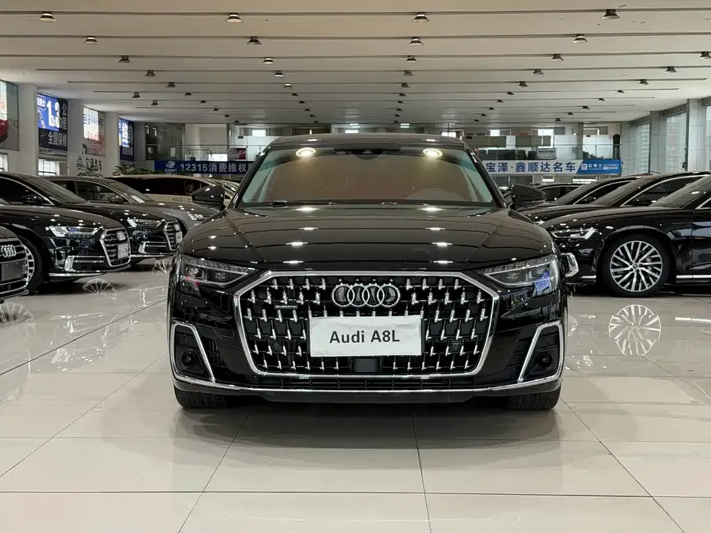 Audi A8 — фото 2