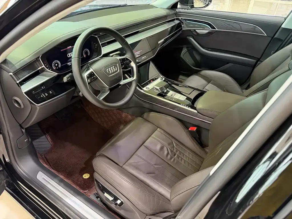 Audi A8 — фото 5
