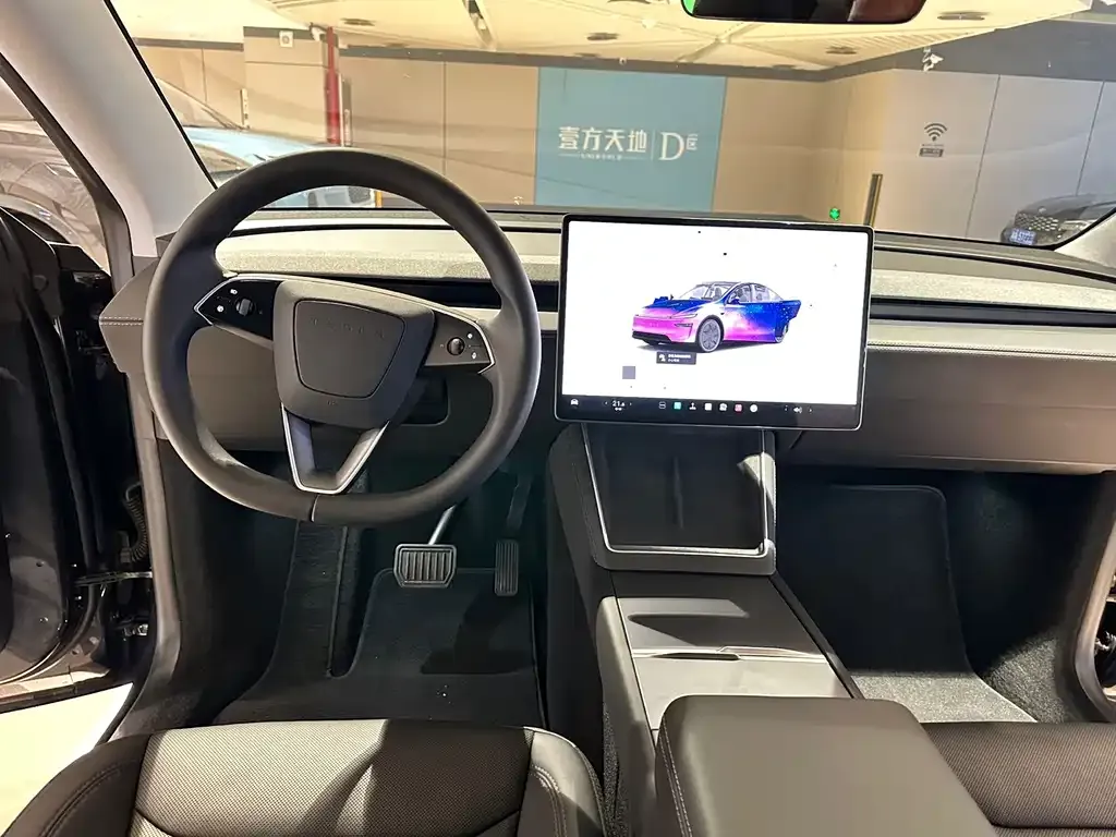 Tesla Model Y — фото 8
