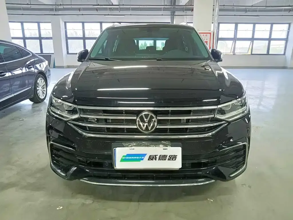 Volkswagen Tiguan L — фото 5