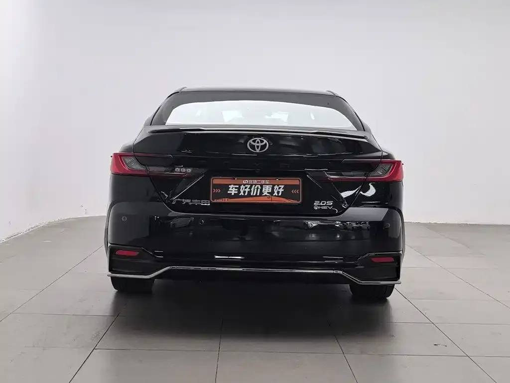 Toyota Camry — фото 4