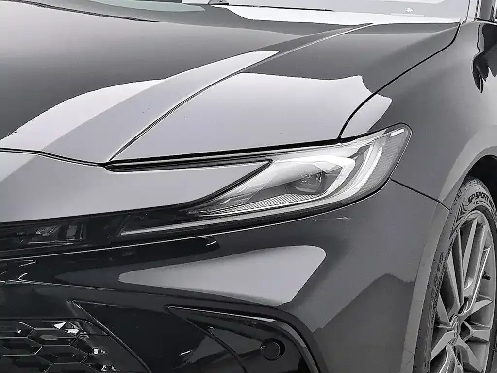 Toyota Camry — фото 6