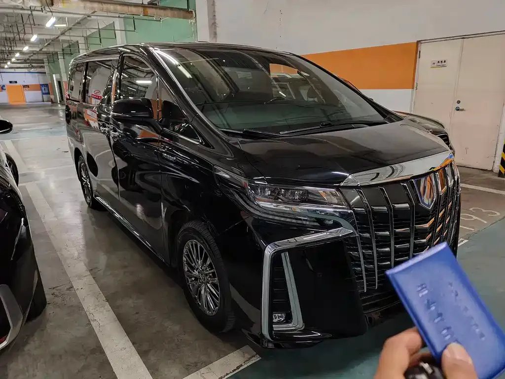 Toyota Alphard — фото 3