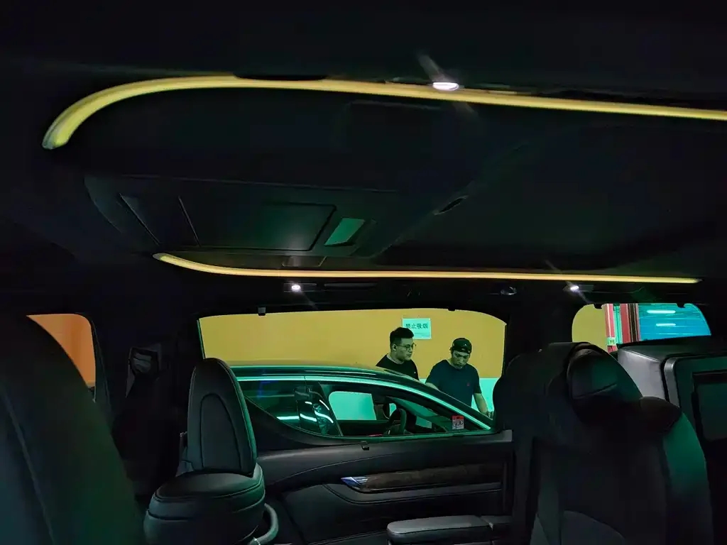 Toyota Alphard — фото 6